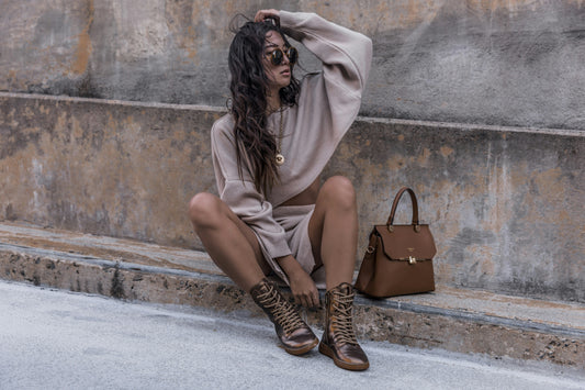 How to Carry a Handbag with Elegance Style Tips by Catié